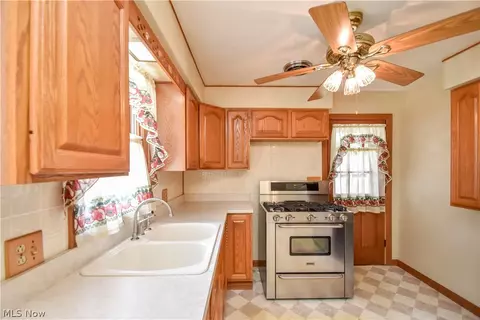 Kitchen - 420 7th St, Struthers, OH 44471 photo 3 of 3