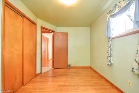 Bedroom - 420 7th St, Struthers, OH 44471 photo 3 of 13