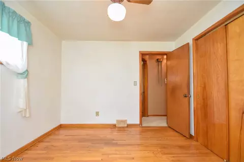 Bedroom - 420 7th St, Struthers, OH 44471 photo 8 of 13