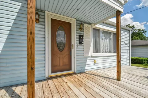 Exterior - 420 7th St, Struthers, OH 44471 photo 7 of 8