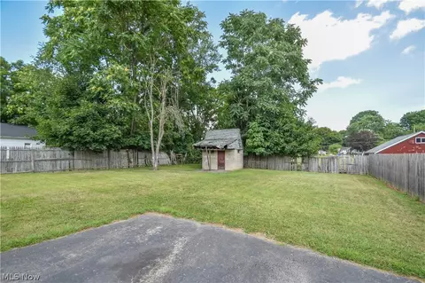 Exterior - 420 7th St, Struthers, OH 44471 photo 1 of 8