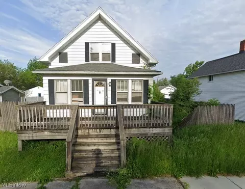 125 2nd St, Clay Center, OH 43408