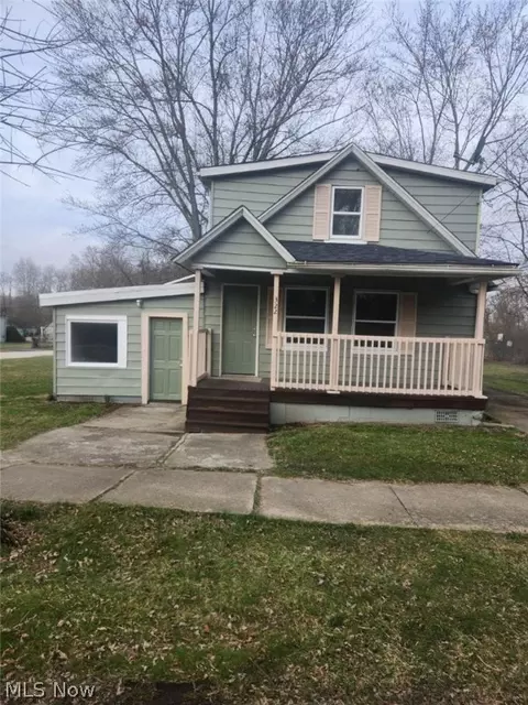 322 Joseph Ave, Barberton, OH 44203