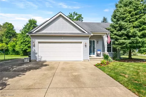 500 Parkview Dr, Sheffield Lake, OH 44054