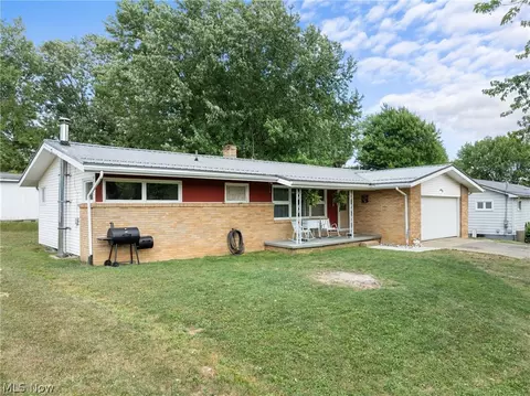 210 Liming Dr, Cadiz, OH 43907