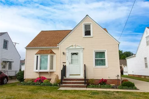 256 E 330th St, Willowick, OH 44095