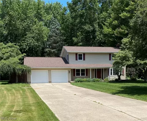 1970 Bridgeview Ln, Conneaut, OH 44030