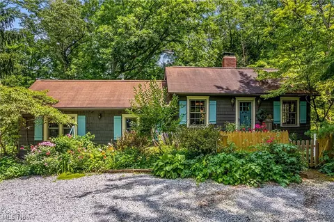 3859 Haas Rd, Cuyahoga Falls, OH 44223