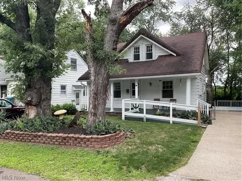 355 Tyredale Ave, Akron, OH 44305