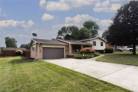 2805 Bears Den Ct, Youngstown, OH 44511