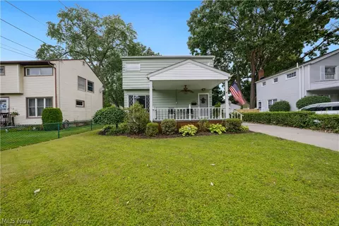 2827 7th St, Cuyahoga Falls, OH 44221
