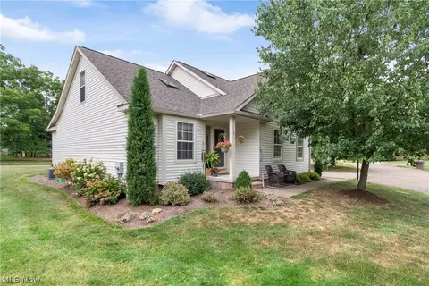 1130 Lois Ave NW, North Canton, OH 44720