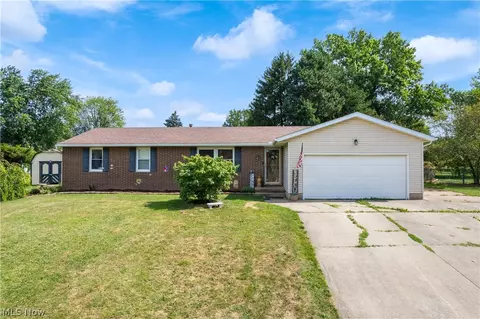 8565 Lassen Cir NW, Massillon, OH 44646