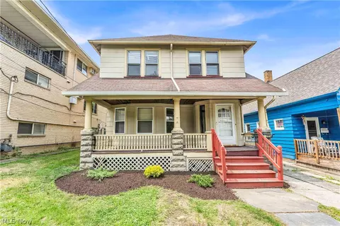 1326 Cove Ave, Lakewood, OH 44107