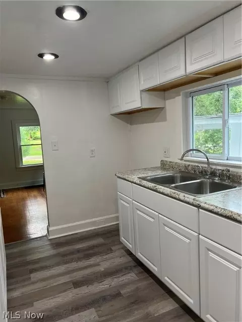 Entry Way - 55 E Pine St, Jefferson, OH 44047 photo 2 of 2