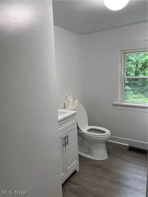 Bath - 55 E Pine St, Jefferson, OH 44047 photo 2 of 2