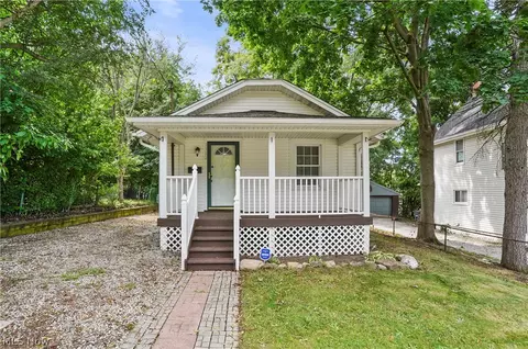 1382 Honodle Ave, Akron, OH 44305