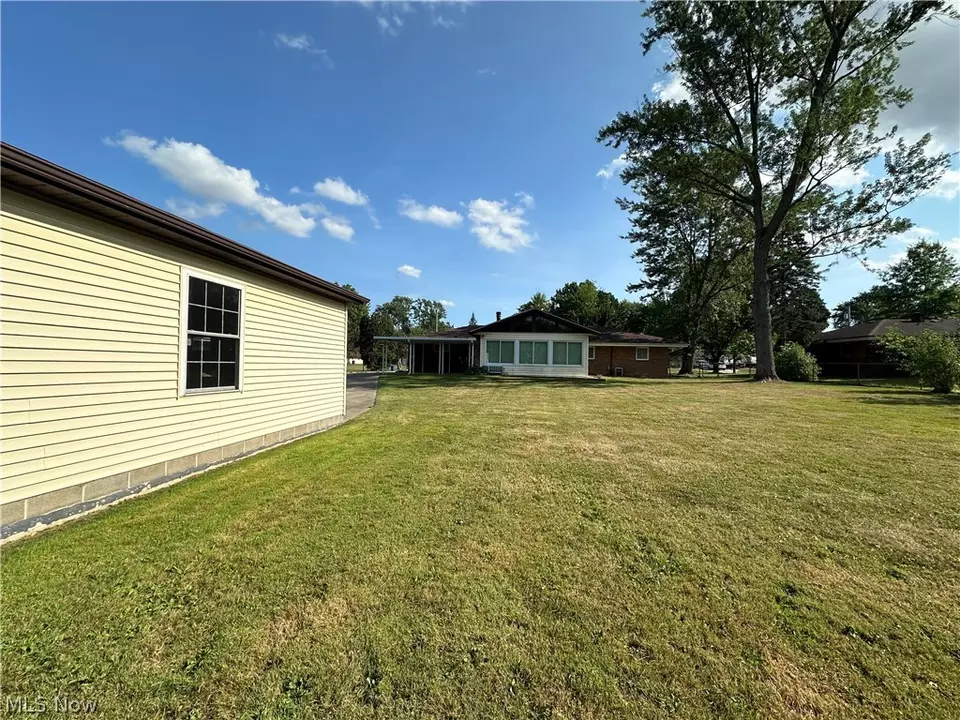 Exterior - 1447 Roseland Dr, Macedonia, OH 44056 photo 8 of 9