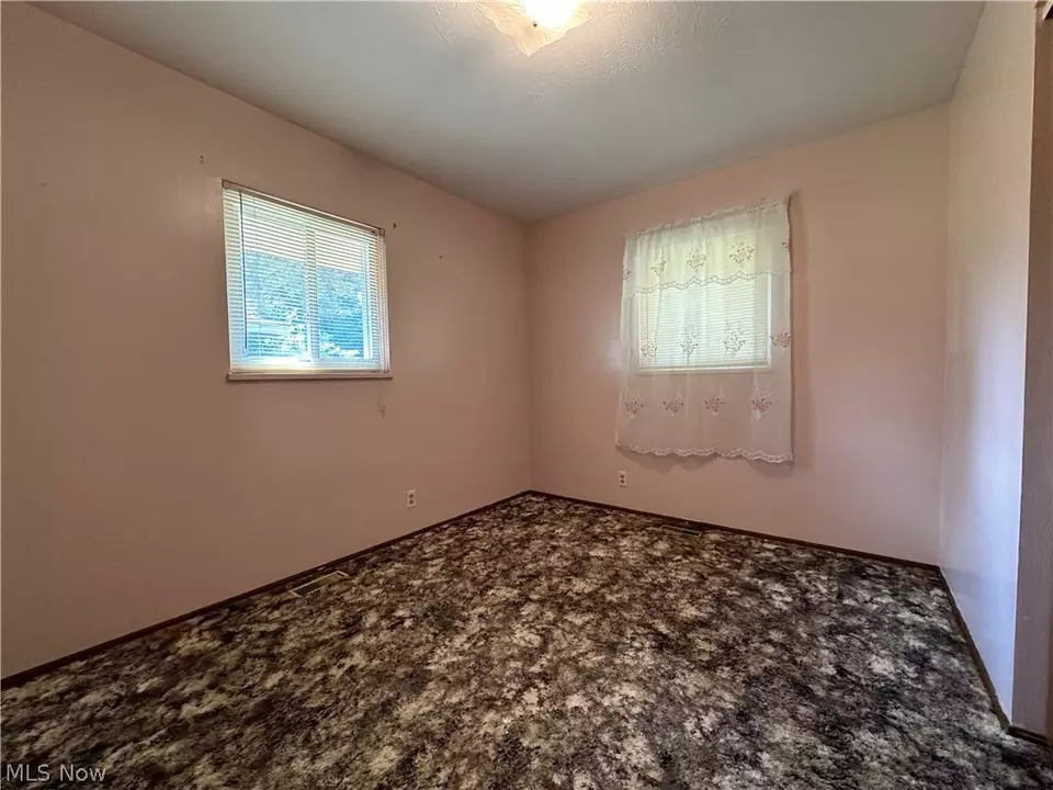 Bedroom - 1447 Roseland Dr, Macedonia, OH 44056 photo 6 of 10