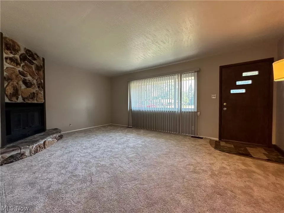 Living - 1447 Roseland Dr, Macedonia, OH 44056 photo 1 of 7