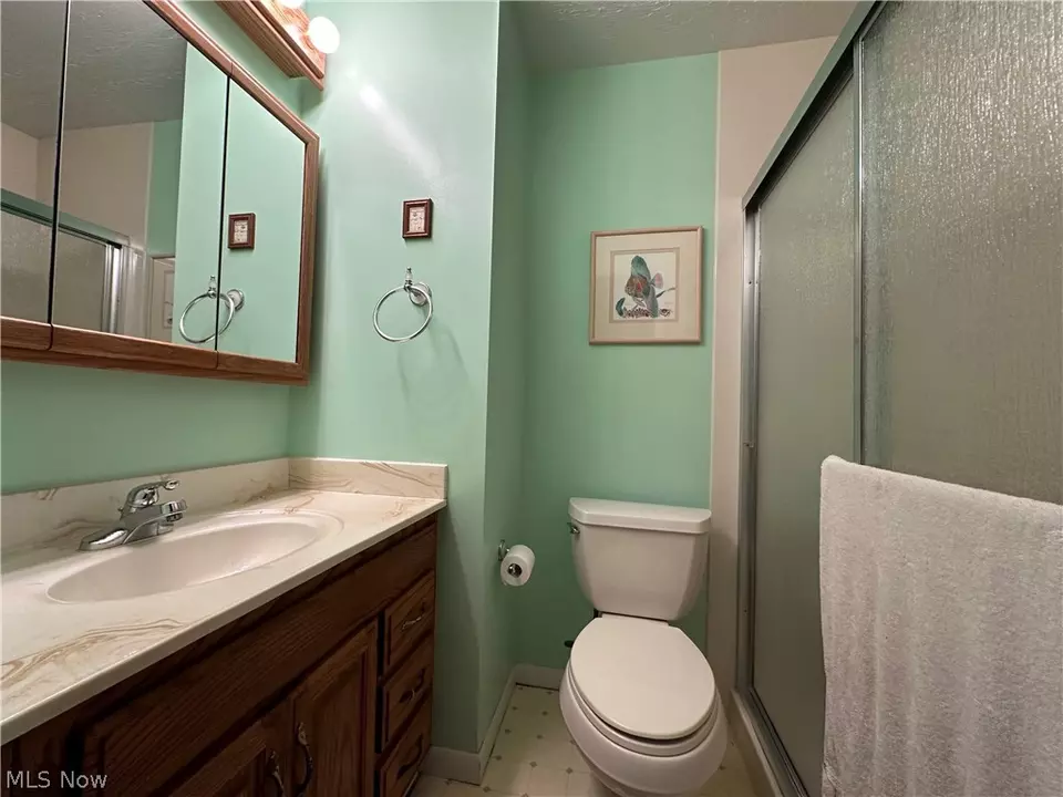 Bath - 1447 Roseland Dr, Macedonia, OH 44056 photo 4 of 4