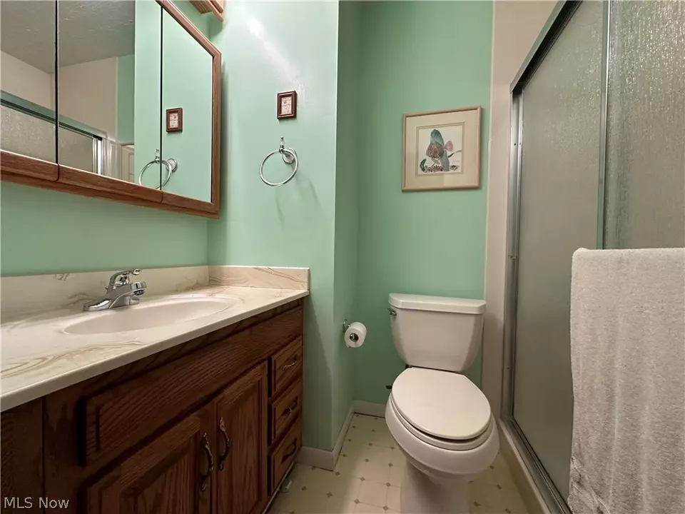 Bath - 1447 Roseland Dr, Macedonia, OH 44056 photo 2 of 4