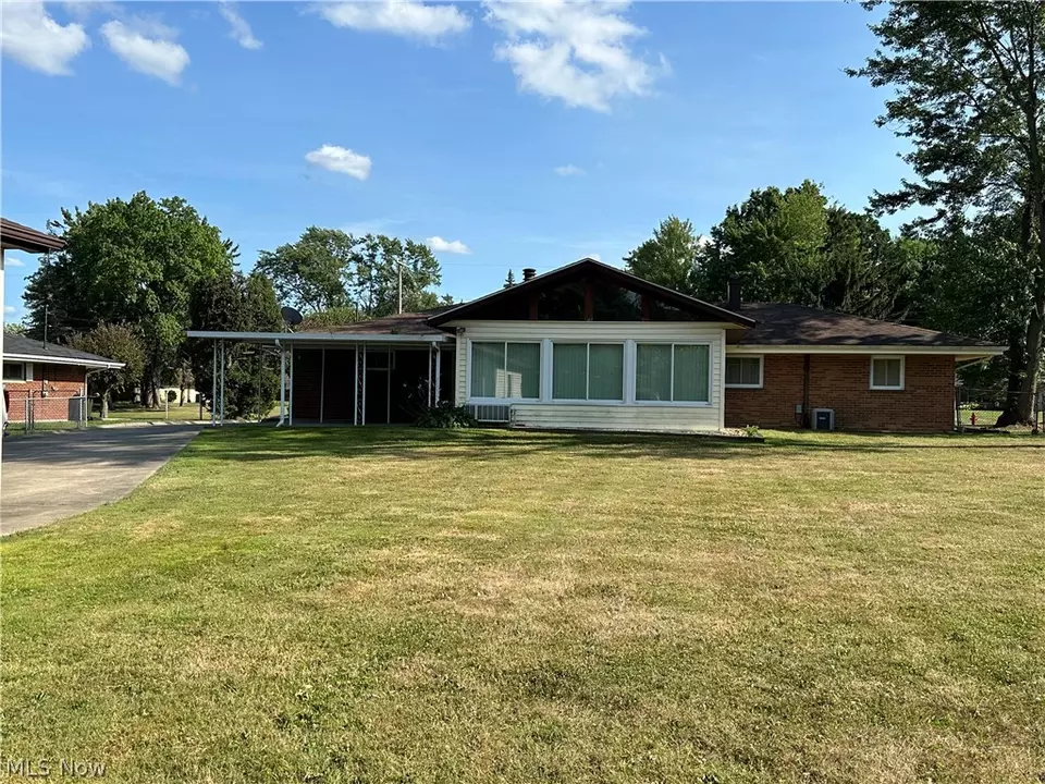 Exterior - 1447 Roseland Dr, Macedonia, OH 44056 photo 6 of 9