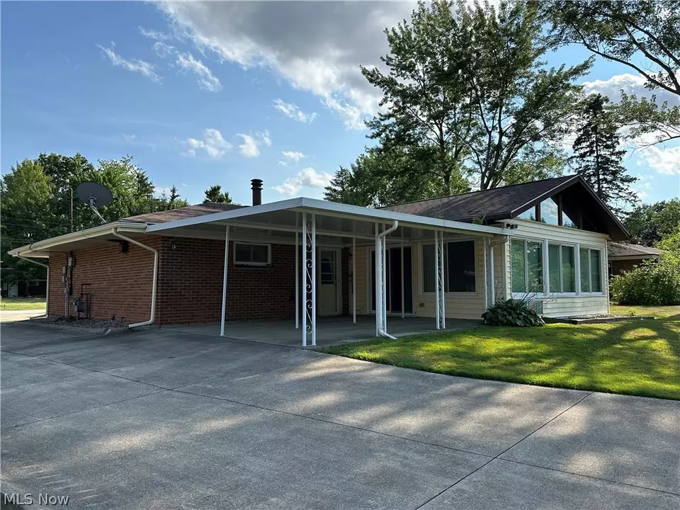 Exterior - 1447 Roseland Dr, Macedonia, OH 44056 photo 4 of 9