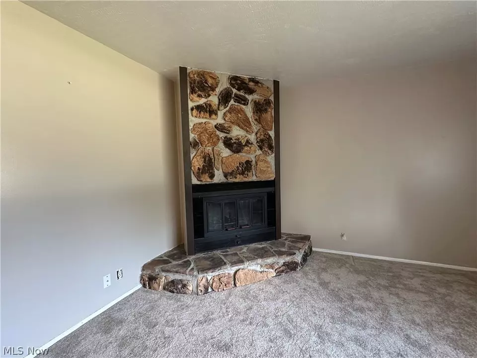 Living - 1447 Roseland Dr, Macedonia, OH 44056 photo 5 of 7