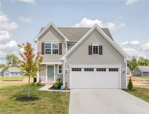 15253 Woodsong Dr, Middlefield, OH 44062