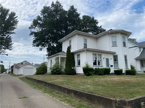 319 E 3rd St, Dover, OH 44622