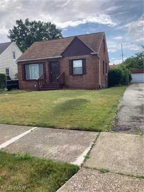 3800 Strandhill Rd, Cleveland, OH 44128