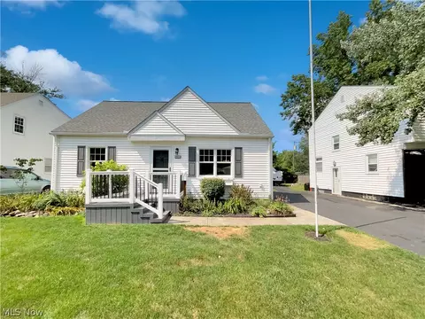 Exterior - 276 Dowd Rd, Elyria, OH 44035 photo 2 of 4