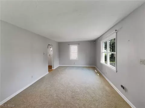 Living - 276 Dowd Rd, Elyria, OH 44035 photo 1 of 2