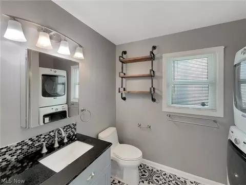 Bath - 276 Dowd Rd, Elyria, OH 44035 photo 1 of 2