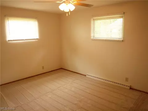 324 Perry Dr NW, Canton, OH 44708 photo 12