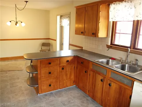 324 Perry Dr NW, Canton, OH 44708 photo 7
