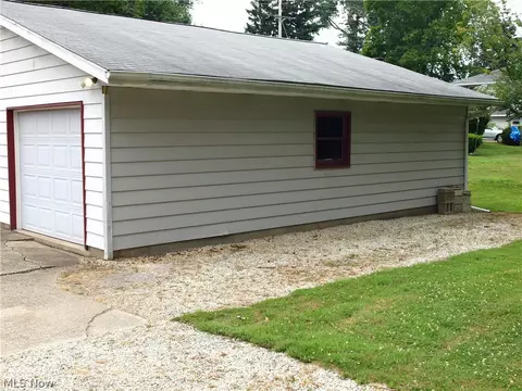 324 Perry Dr NW, Canton, OH 44708 photo 24