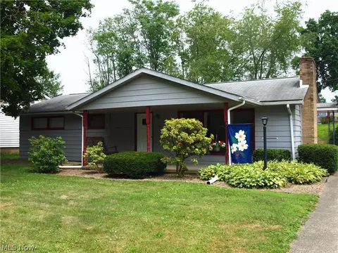 324 Perry Dr NW, Canton, OH 44708