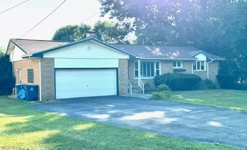919 Shady Ln NE, Warren, OH 44484