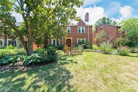 3806 Claridge Oval, University Heights, OH 44118