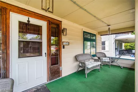 284 Sexton St, Struthers, OH 44471 photo 4