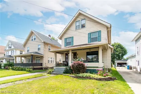 284 Sexton St, Struthers, OH 44471 photo 2