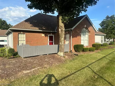 66 W 7th St #1-A, Dresden, OH 43821