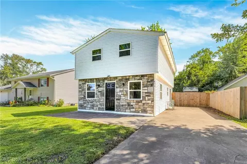 679 Pasadena Ave, Sheffield Lake, OH 44054