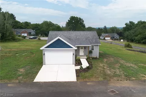 12 Gustav Cir, Struthers, OH 44471