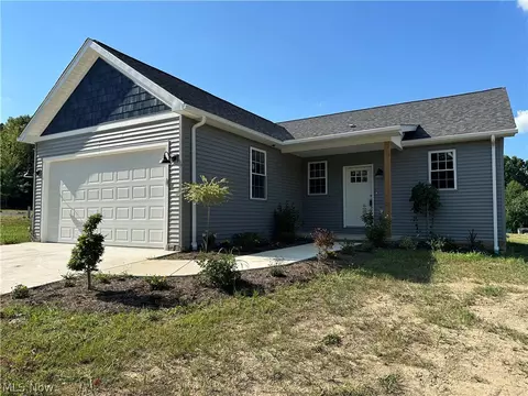 12 Gustav Cir, Struthers, OH 44471 photo 2