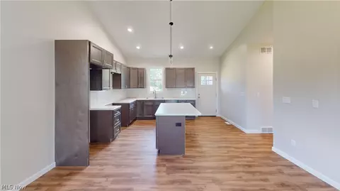 12 Gustav Cir, Struthers, OH 44471 photo 17