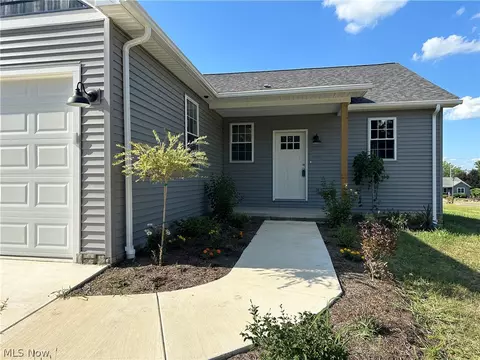 12 Gustav Cir, Struthers, OH 44471 photo 4