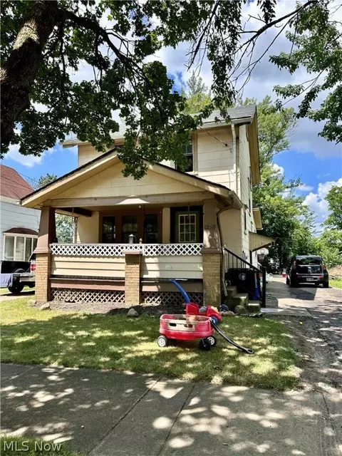 1256 Girard St, Akron, OH 44301